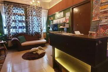 호스텔 Escape Backpackers Kk