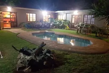 ホテル Asante Sana Guesthouse