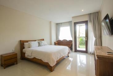 בית מלון כפרי Soraya Apartment Seminyak