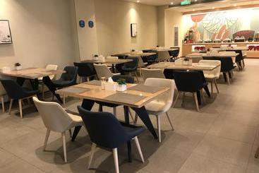 Hanting Hotel Tianjin Airport Yansha