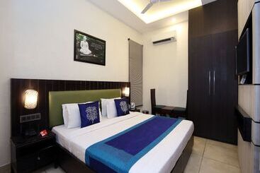 Hotel Oyo 9982 Near Bus Stand