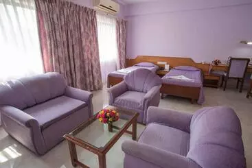 هتل Ymca International House