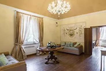 Hotelli Castello Di Pontebosio Luxury Resort