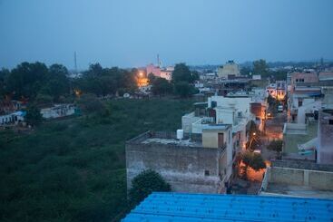 Hotel Collection O 9123 Baghban Residency