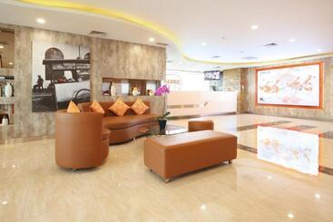 Harris Hotel Sentraland