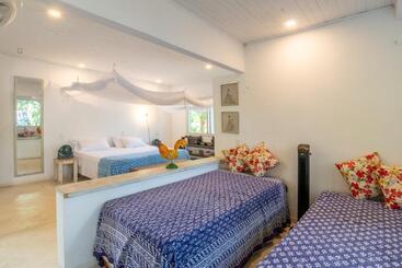 Bed and Breakfast Playa Manglares Isla Baru