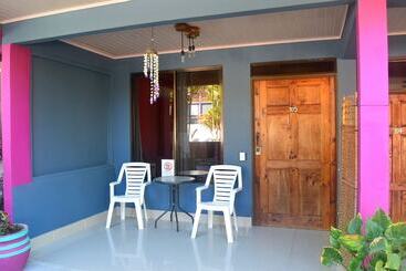 ユースホステル Millenium Manuel Antonio Park And Beach