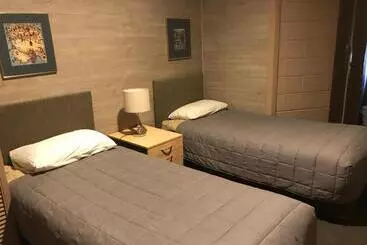 モーテル Cottonwood Lodge