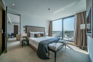 בית מלון כפרי Bellevue Superior City