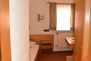 Hotel Pension Hofmann Schmölzer