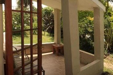 Hotel The Colonial On Arundel