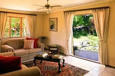 Hotelli The Colonial On Arundel