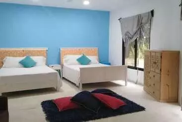 هتل El Huerto Del Bambu