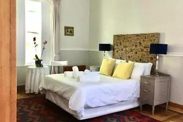 Hotelli John Montagu Accommodation