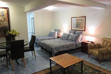 Отель Lillydale Farm Homestay