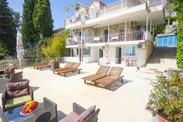 Hotelli Apartments Katica