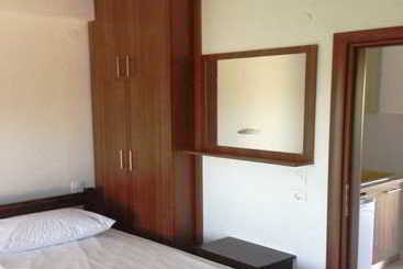 Paradisos Apartments