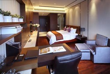 Hotel Estay Residence Poly Central Pivot