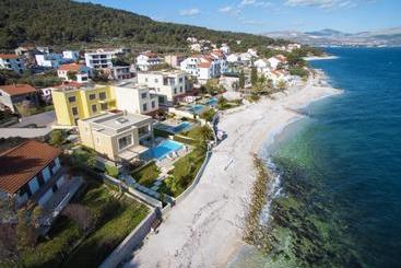 Hotel Beach Apartments Slatine