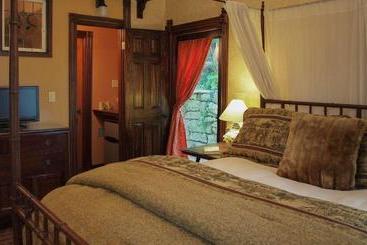 فندق Peabody House Historic Inn And Cottages