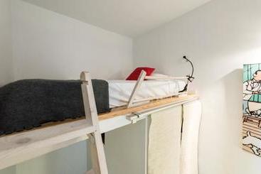 בית מלון כפרי La Latina City Center