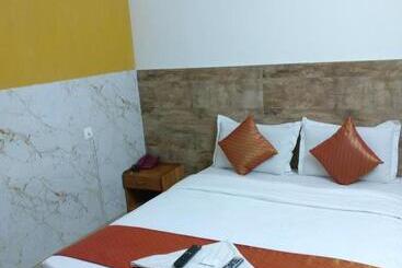 호텔 A V Residency