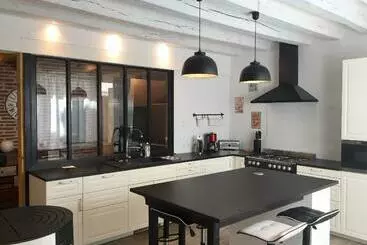 Hotelli La Tour De Lierre 1