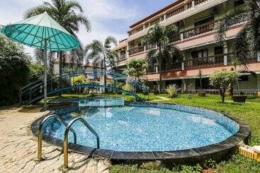 בית מלון כפרי The Byke Puja Samudra