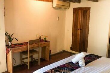 Szálloda The Tree House