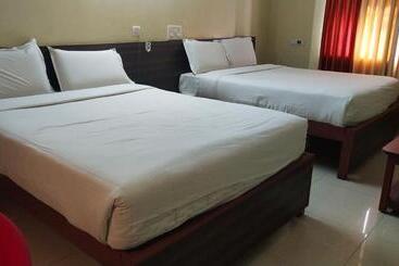 בית מלון כפרי Vyshak International