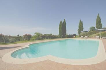 בית מלון כפרי Agriturismo Poggio Pistolese