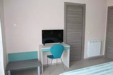 هتل B&b Around The World