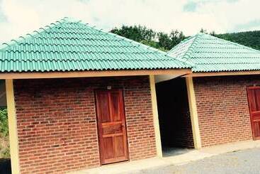 בית מלון כפרי Chomdoy Bungalow & Restaurant