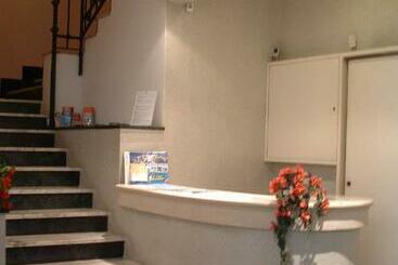 هتل Holiday Residence