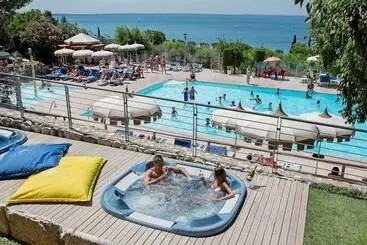 Hotel La Rocca Camping Village