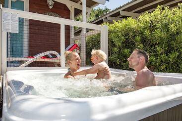 هتل La Rocca Camping Village