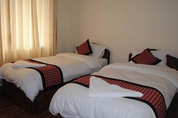 Отель Avalon House