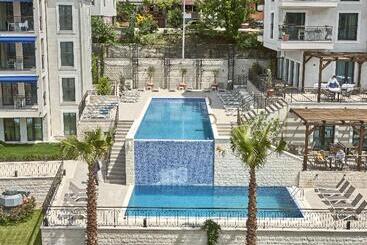 Huma Kotor Bay Hotel And Villas