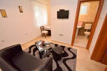 هتل Marinero Apartments