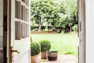 ホテル Ecton House