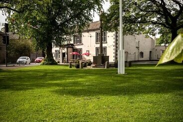 Отель Maypole Inn