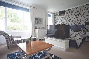 Hotel Old Embassy House