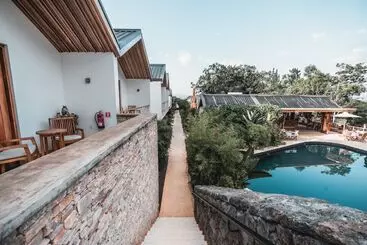 هتل The Retreat