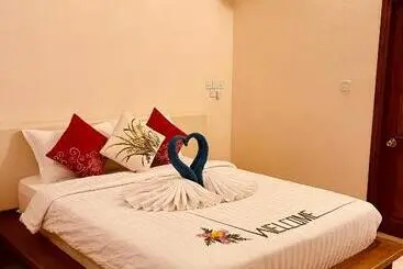 هتل Thoddoo Retreat Grand
