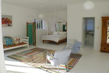 Отель Pashasha Beach House
