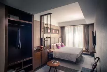 Hotel Soravit On Granville