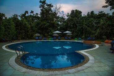 Отель Tiger S Den Resort Bandhavgarh