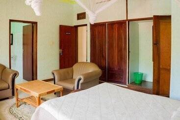 Отель Buziga Country Resort