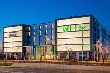 בית מלון כפרי Holiday Inn London Heathrow   Bath Road, An Ihg