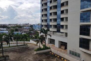 هتل Aek Udon Apartment